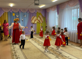 Музыкальный праздник "Как дети Осень искали" Музыкальный праздник "Как дети Осень искали".